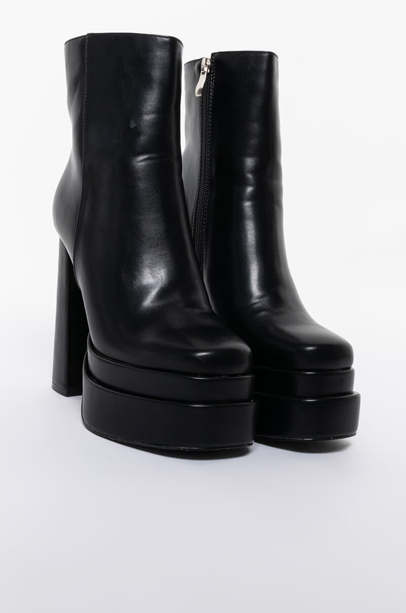 AZALEA WANG RUN AWAY CHUNKY BOOTIE IN BLACK