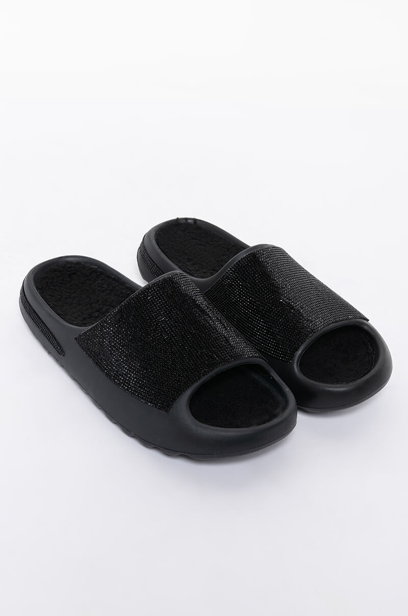 LET IT GO FLAT SANDAL IN BLACK