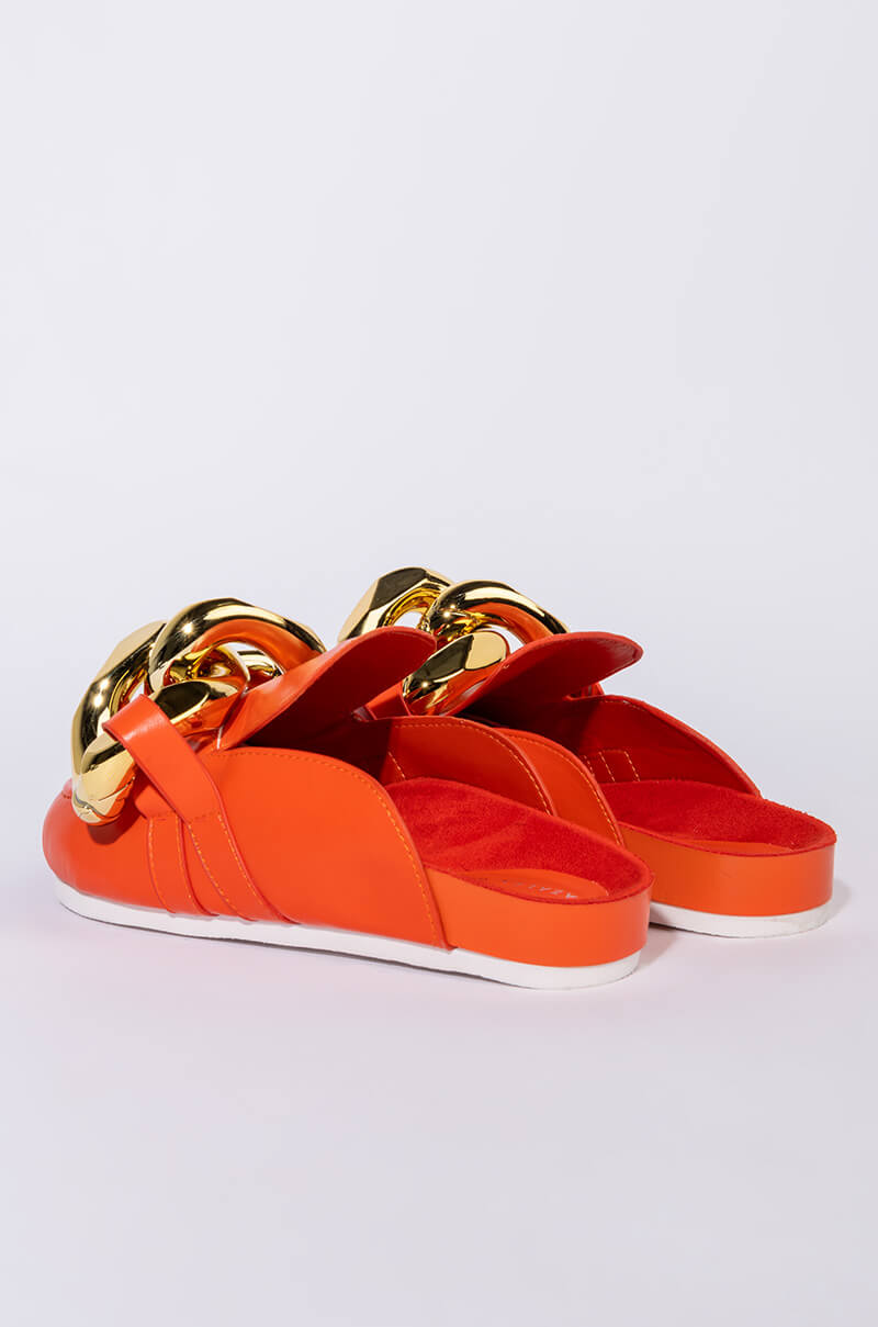 AZALEA WANG LAYIN LOW FLAT IN ORANGE