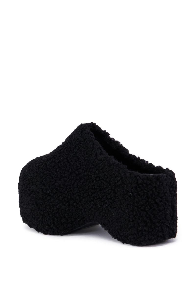 AZALEA WANG DOLORITA BLACK SHERPA CLOG