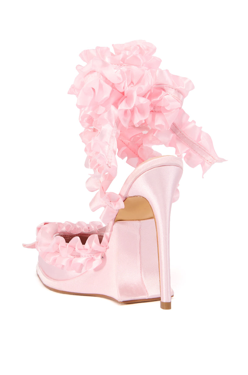 DAMIAN PINK RUFFLE DETAIL PUMP