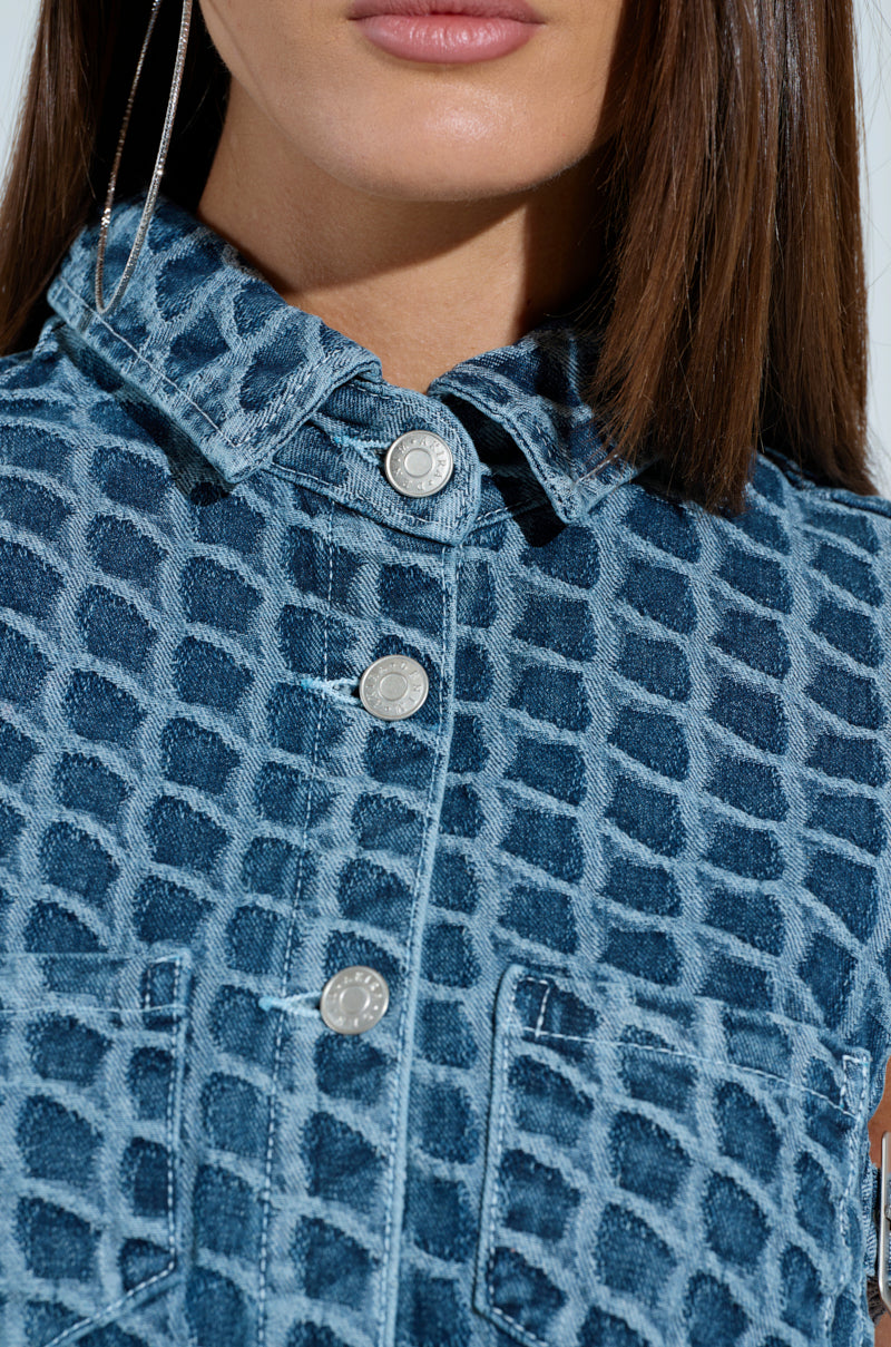 SCALE DENIM CROP BUTTON DOWN TOP