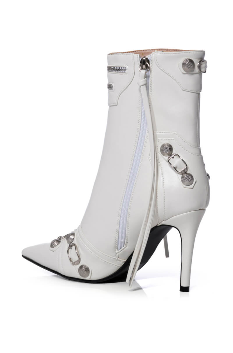 AZALEA WANG BROOKLYN PU BOOTIE IN WHITE