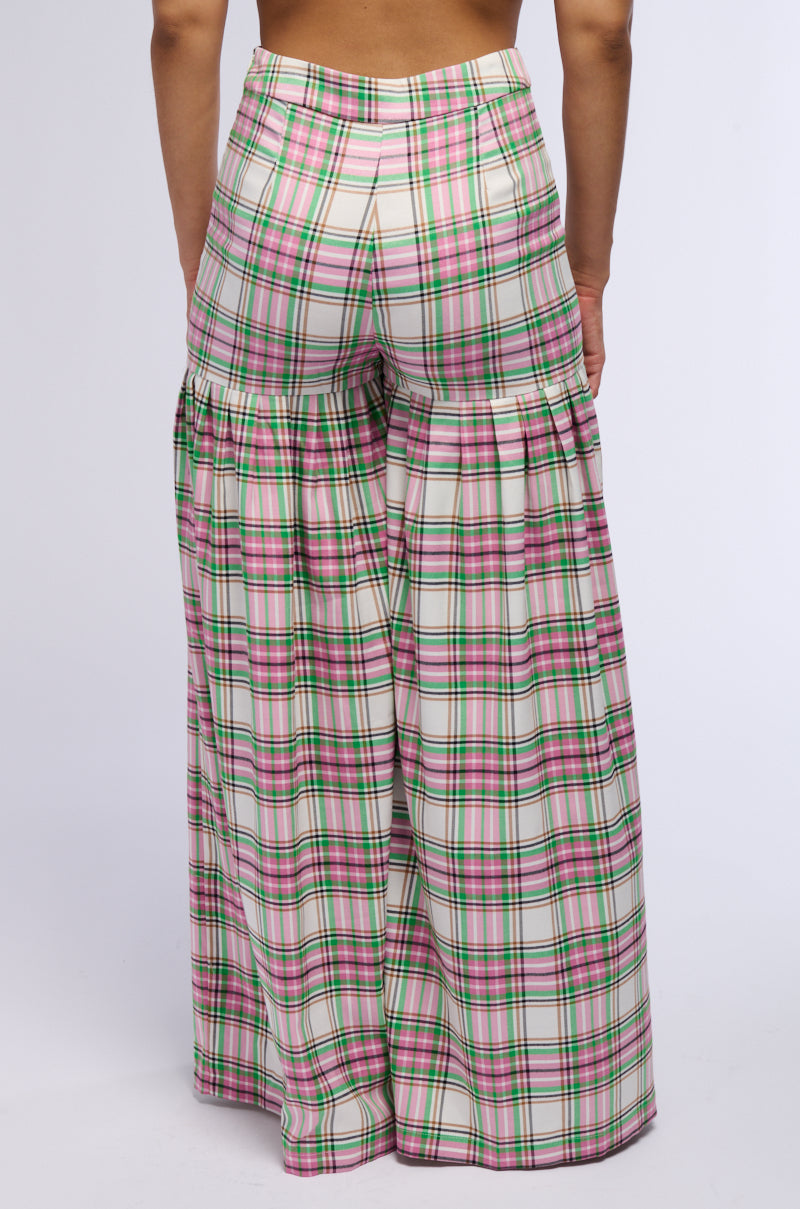 WHATEVER IT IS PLAID PLEATED PANT