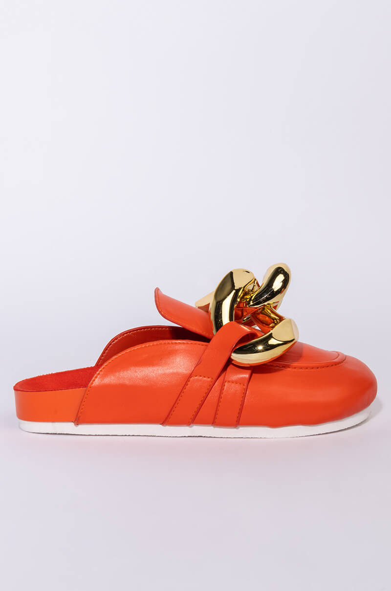 AZALEA WANG LAYIN LOW FLAT IN ORANGE