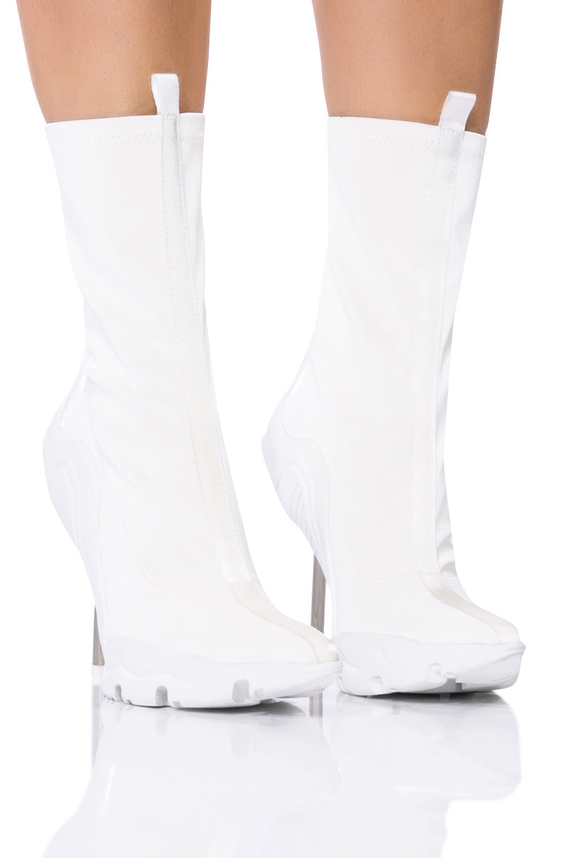 AZALEA WANG WILBER BOOTIE WITH STRETCH NEOPRENE IN WHITE