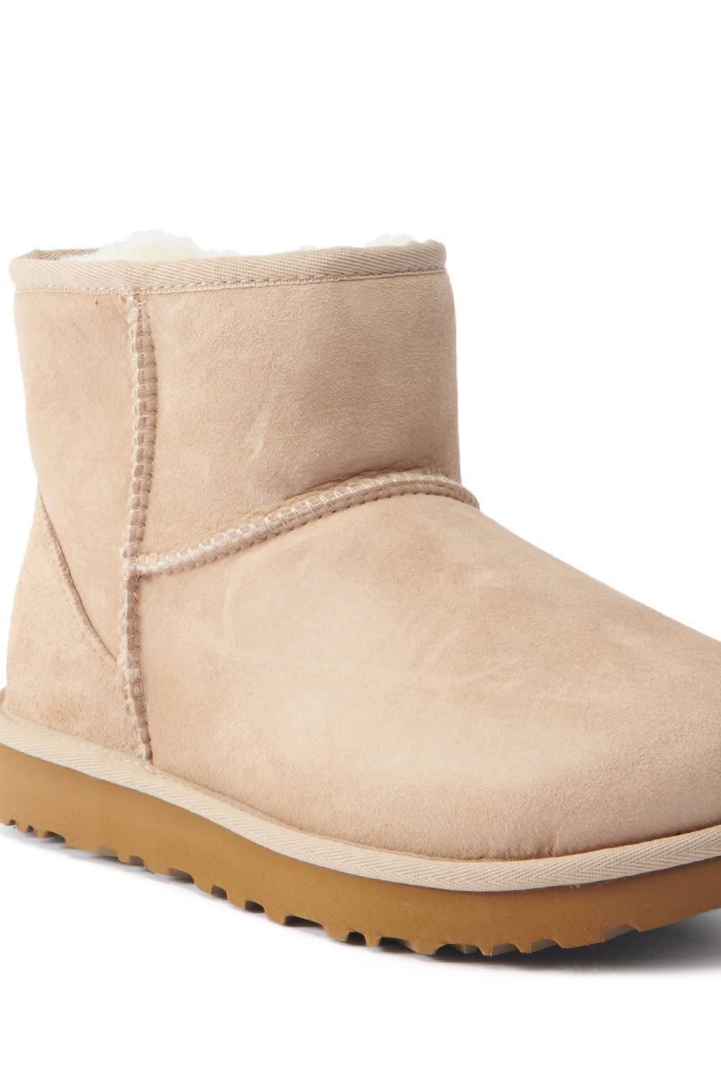 UGG CLASSIC SAND MINI