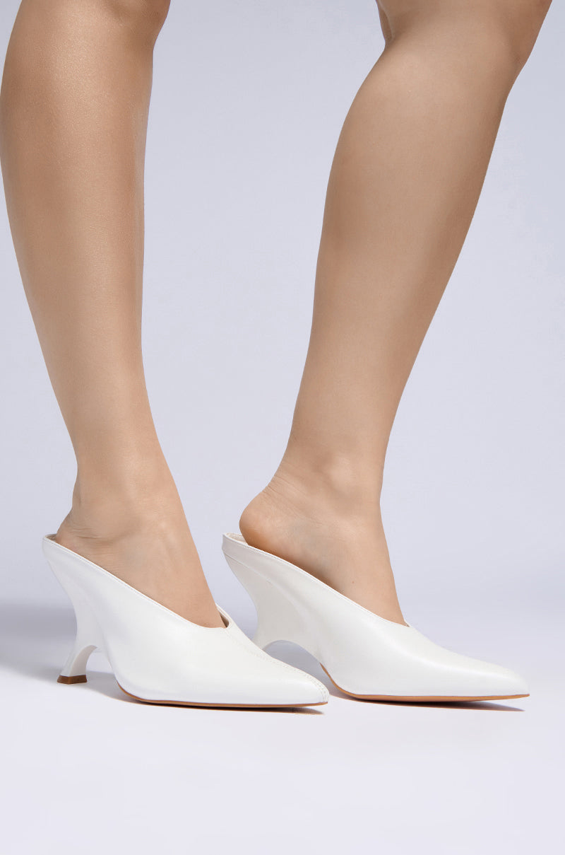 AZALEA WANG LEDGER WHITE PUMP