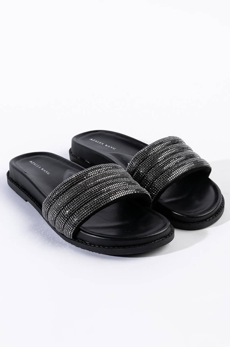 AZALEA WANG UNWIND WITH ME FLAT SANDAL IN BLACK