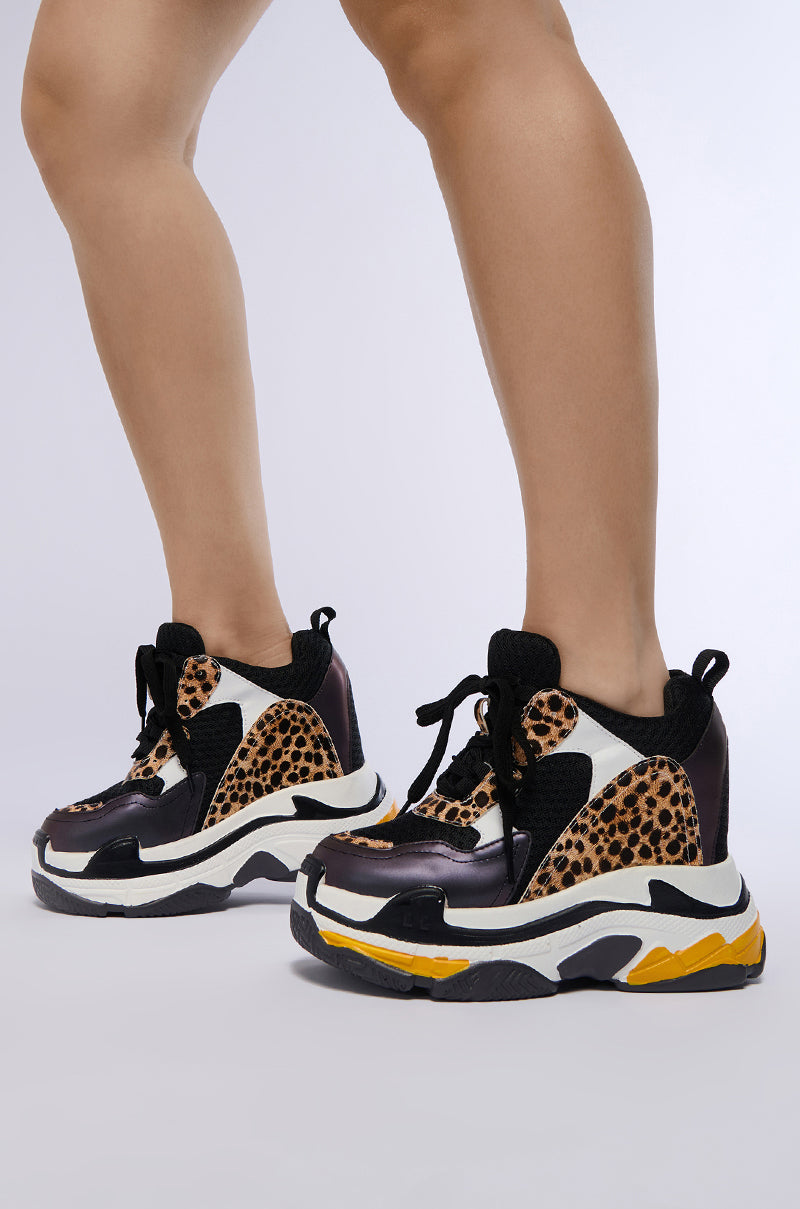 BLUEBERRY LOW COLLAR WEDGE HEEL SNEAKER IN MULTI