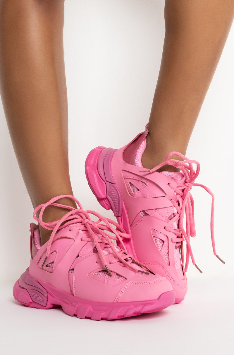 UH HUH HONEY FLAT SNEAKER PINK