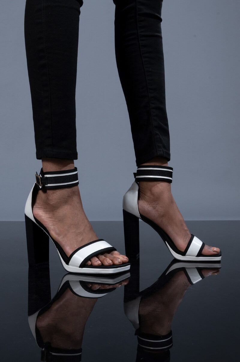 AZALEA WANG NEVER BEEN EASIER CHUNKY SANDAL IN BLACK WHITE