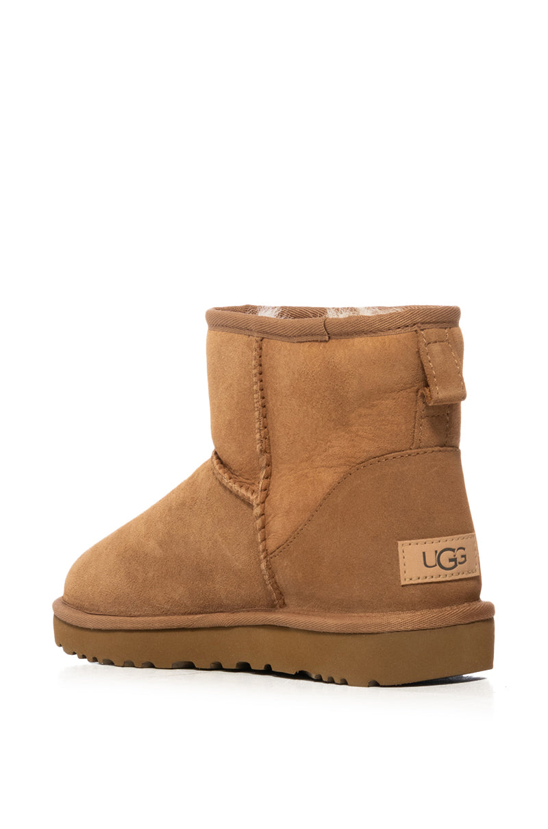 UGG CLASSIC MINI II BOOTIE IN CHESTNUT