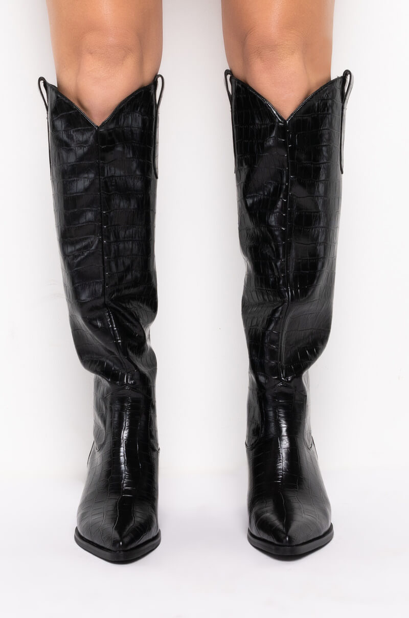 AZALEA WANG DOWN UNDER CHUNKY BOOT IN BLACK