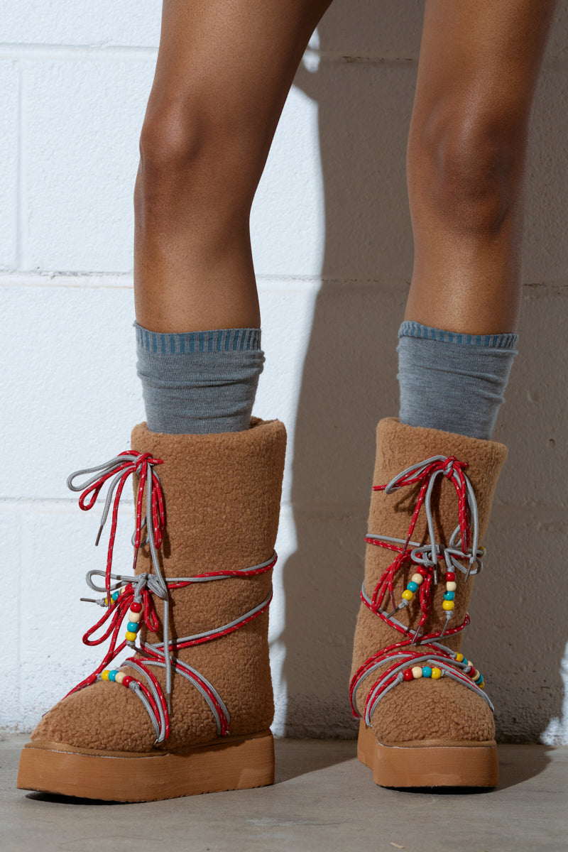 TIGHTROPES CHESNUT SHERPA WITH BEADS FLAT BOOTIE