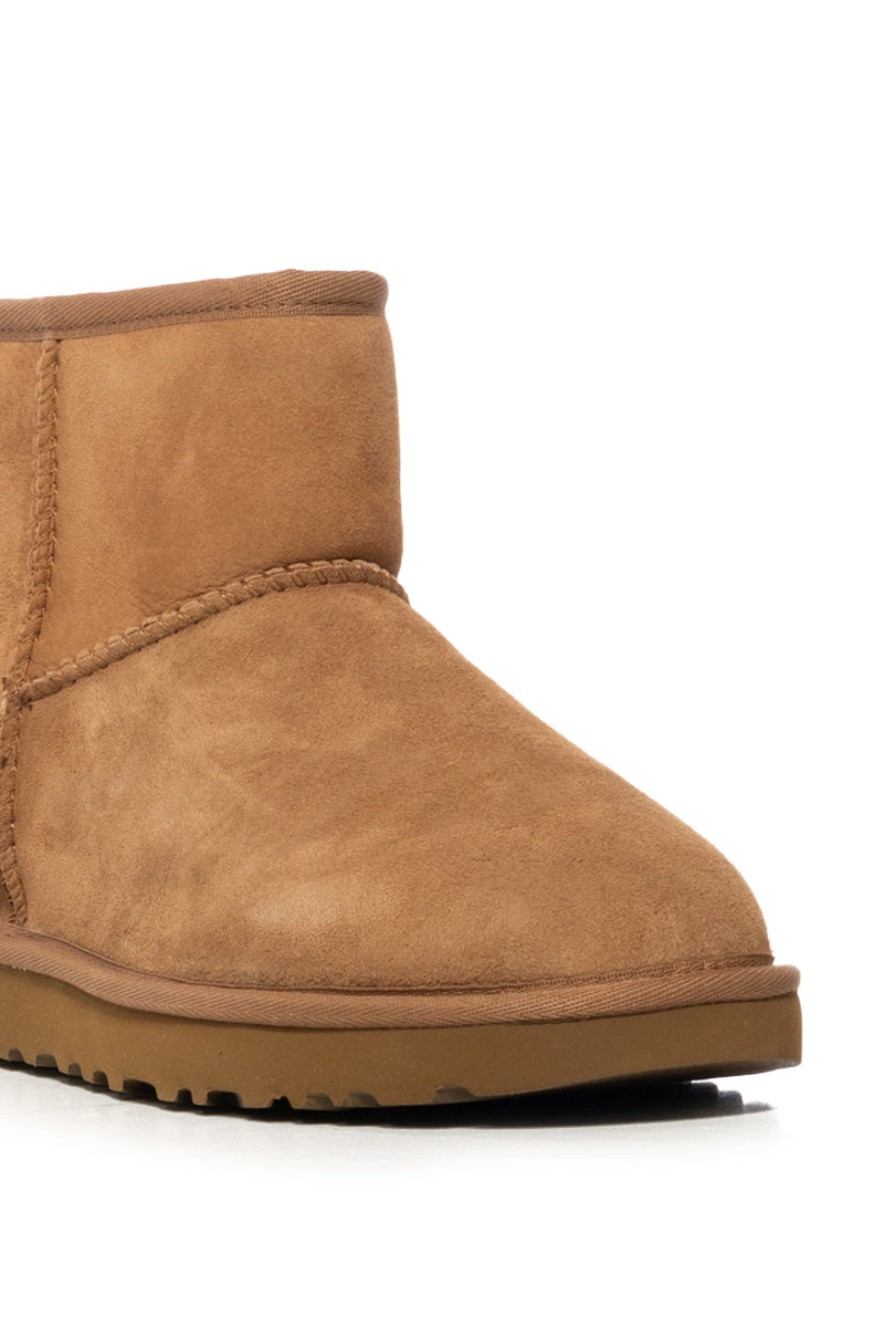 UGG CLASSIC MINI II BOOTIE IN CHESTNUT