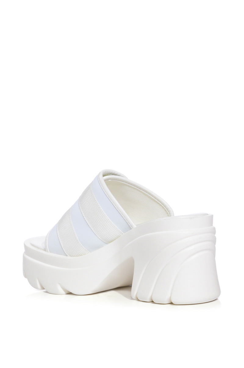 AZALEA WANG WICKER SLIP ON MULE IN WHITE