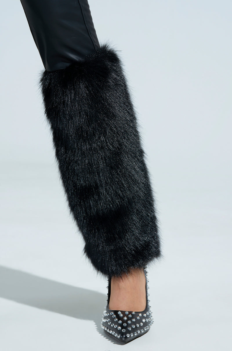 RIO FAUX LEATHER LEGGING WITH FUR TRIM