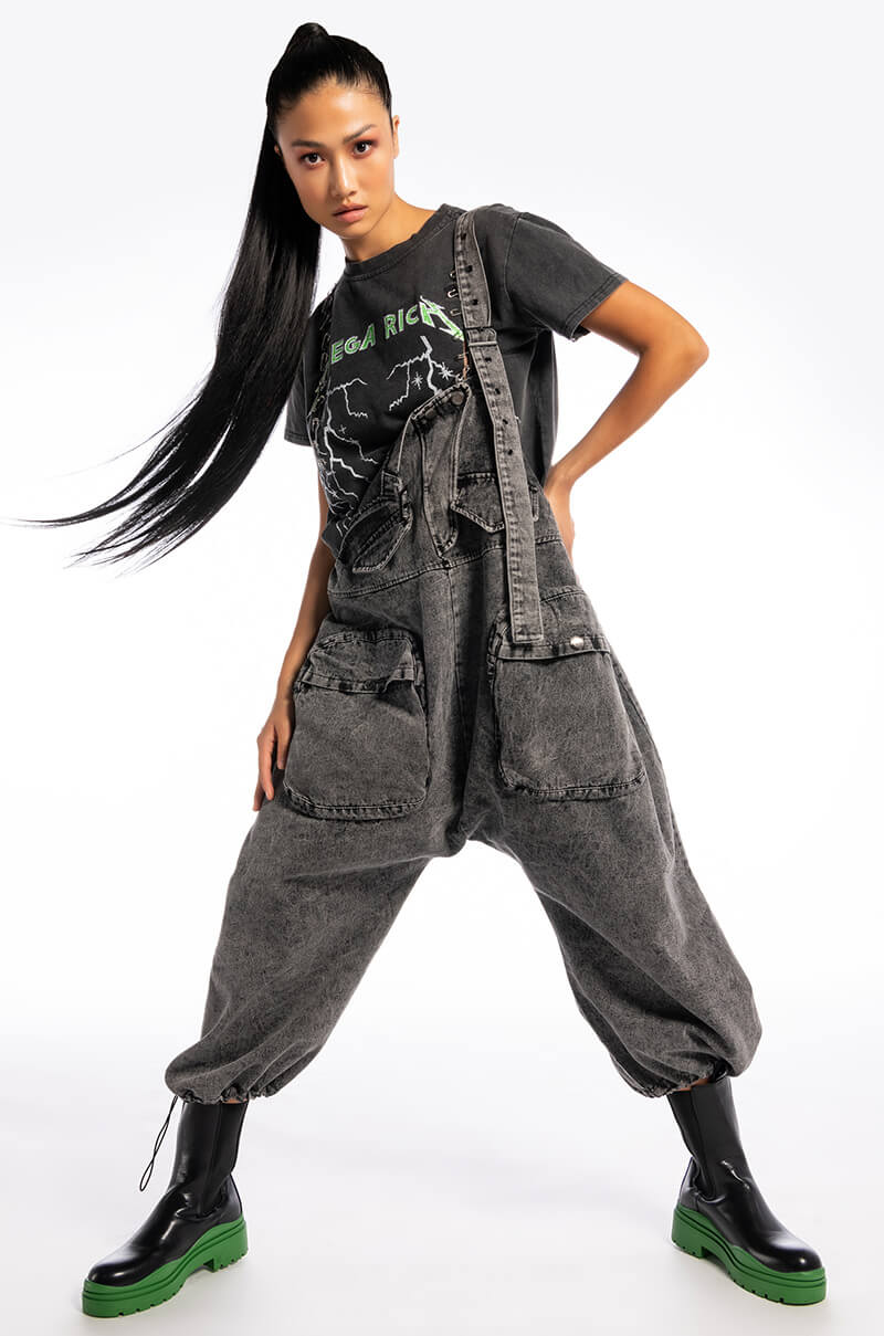 JUST LIKE THAT BAGGY FIT OVERALLS IN CHARCOAL