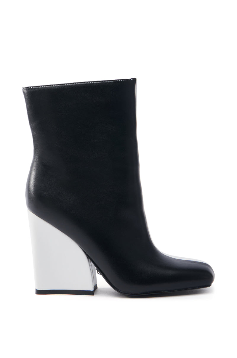 AZALEA WANG MARAMA BLACK WHITE CHUNKY BOOTIE