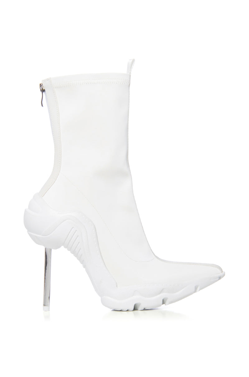 AZALEA WANG WILBER BOOTIE WITH STRETCH NEOPRENE IN WHITE