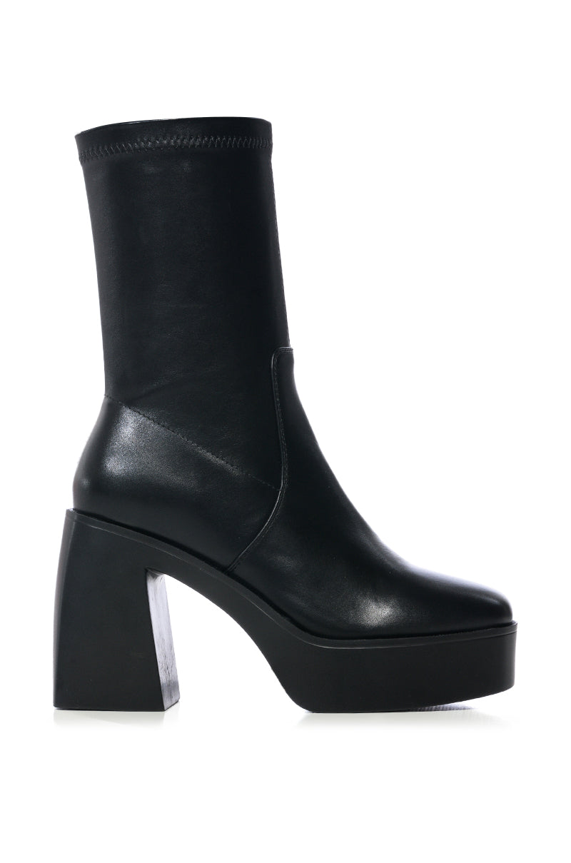 AZALEA WANG DANIELLE CHUNKY BOOTIE WITH 4 WAY STRETCH IN BLACK STRETCH