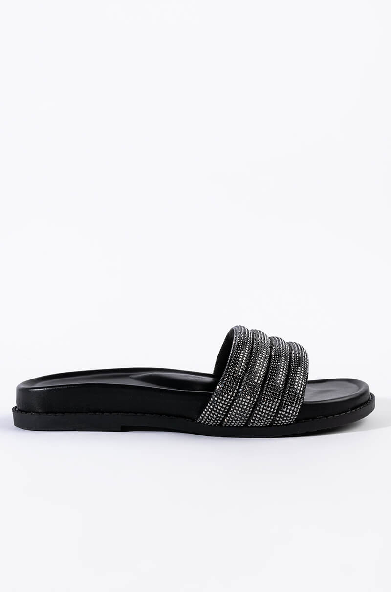 AZALEA WANG UNWIND WITH ME FLAT SANDAL IN BLACK