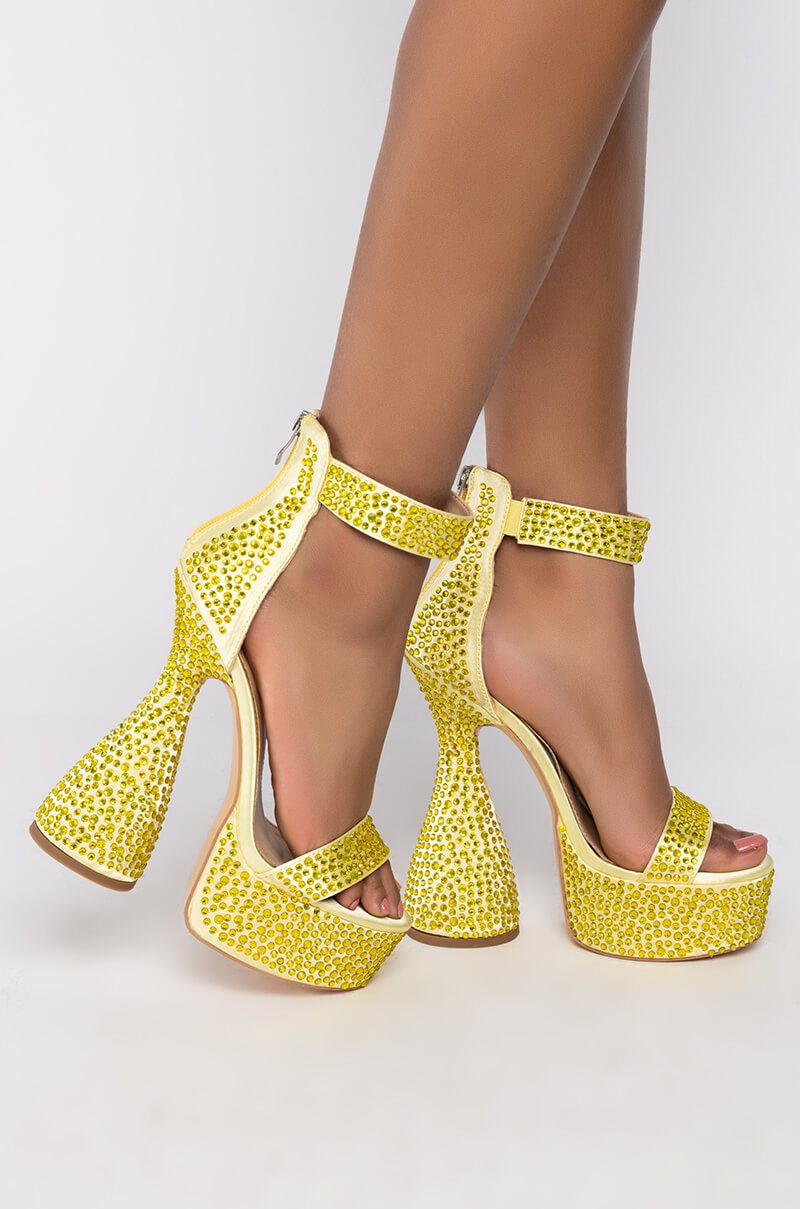 AZALEA WANG MY PLACE OR YOURS CHUNKY SANDAL IN YELLOW