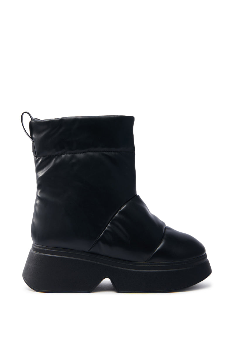 SNOWMOBILE BLACK FLAT BOOTIE