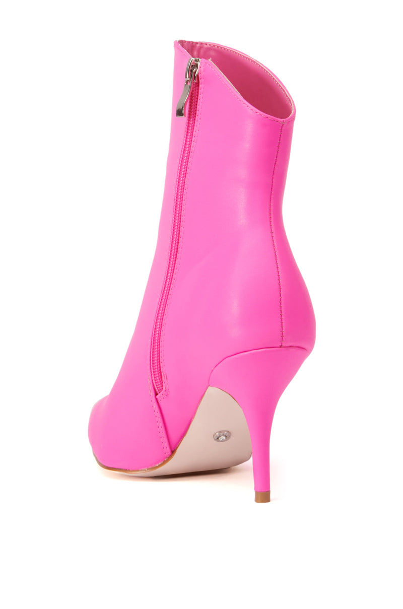 AZALEA WANG LANDYN PINK BOOTIE