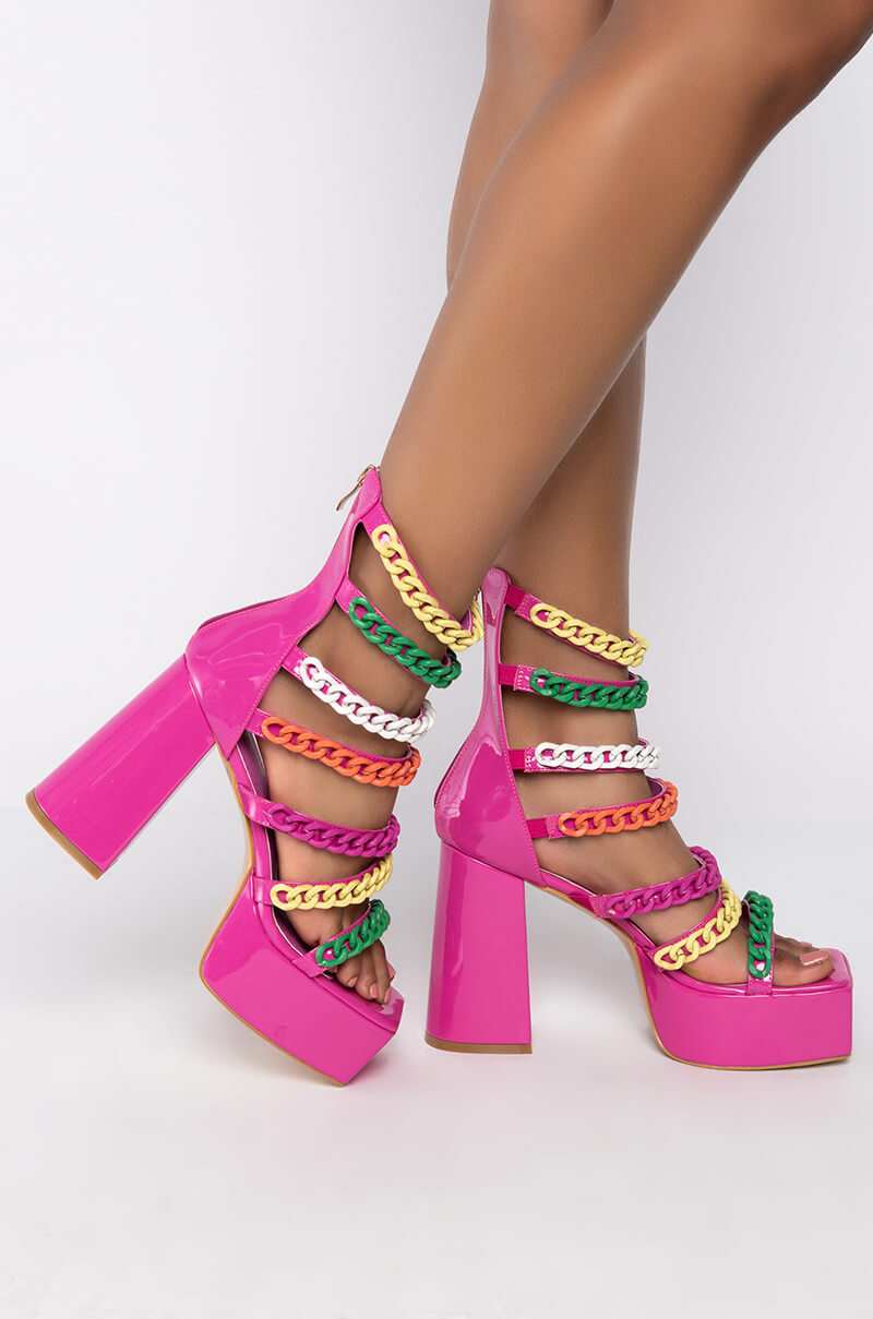 AZALEA WANG WORTH THE WAIT CHUNKY SANDAL IN MULTI