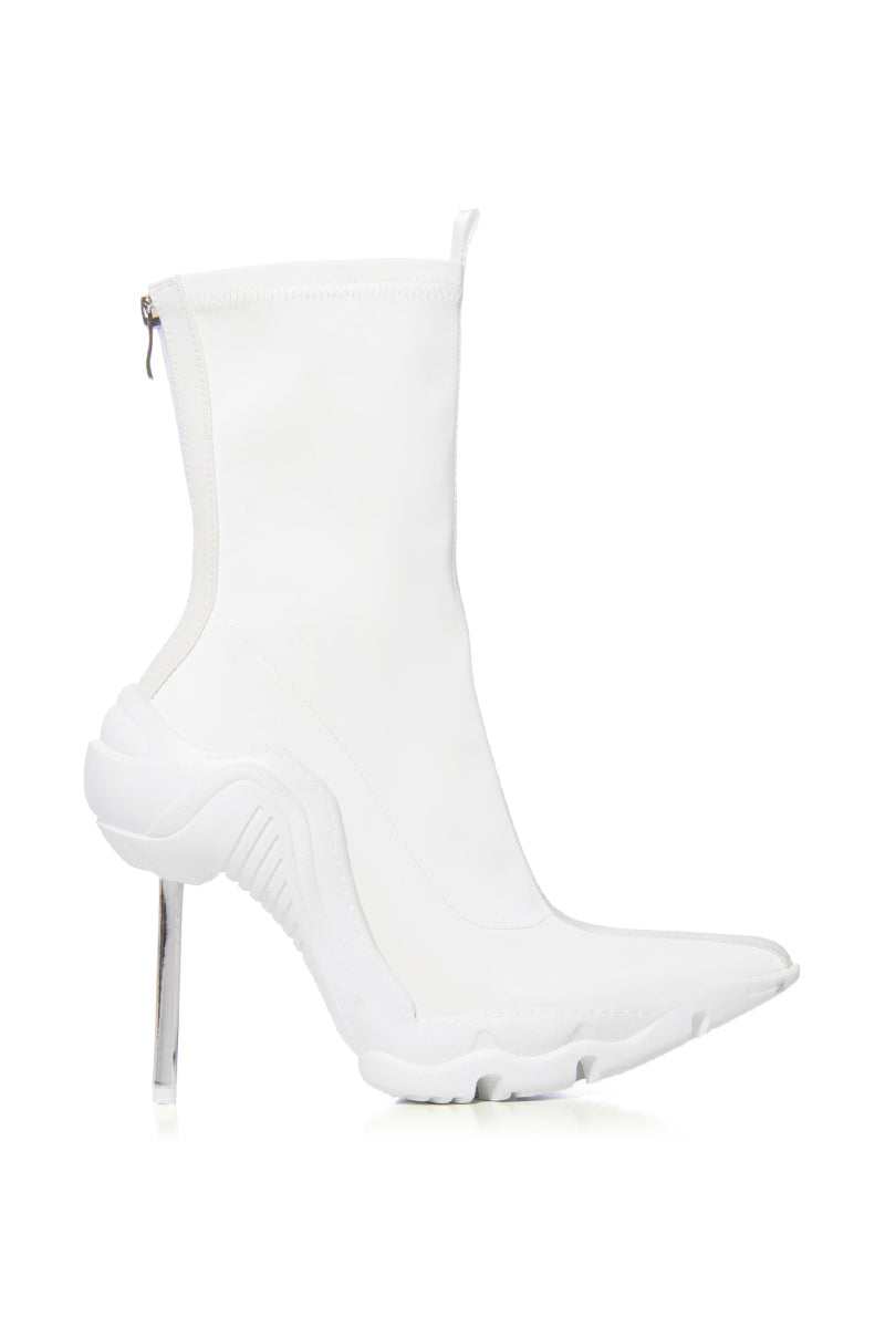 AZALEA WANG WILBER BOOTIE WITH STRETCH NEOPRENE IN WHITE