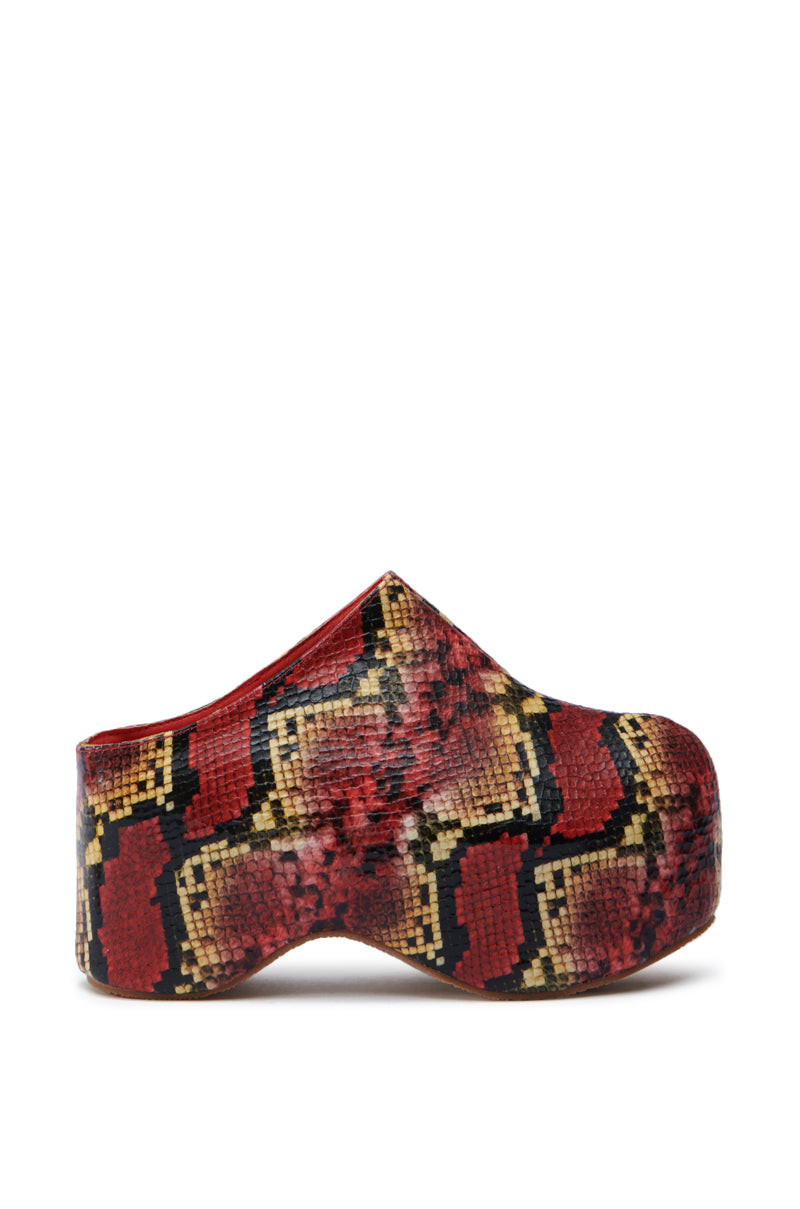 AZALEA WANG TEATREE RED SNAKE FLATFORM CLOGS