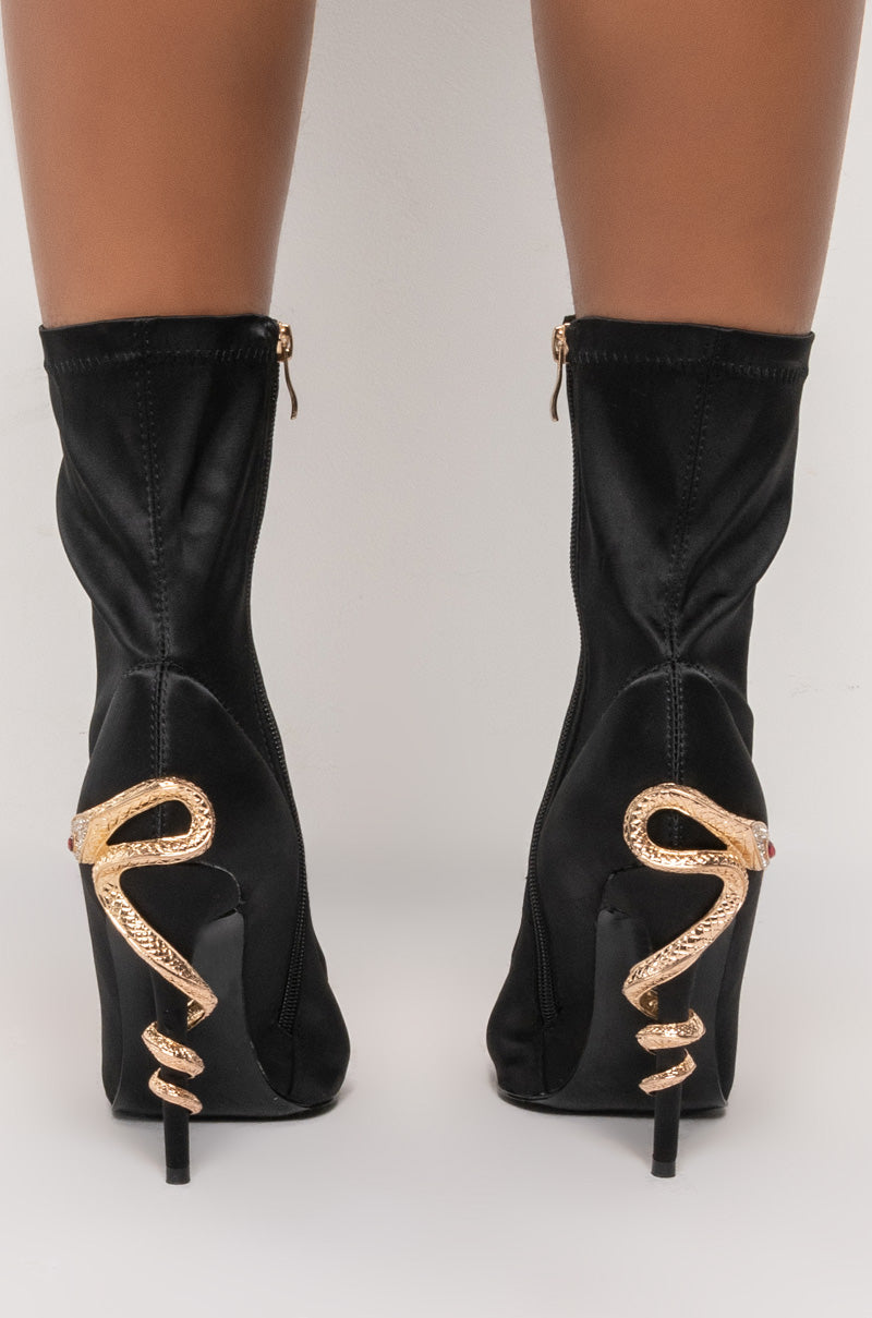 AZALEA WANG QUEEN OF KINGS STILETTO BOOTIE IN BLACK