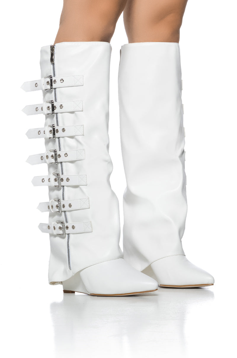 AZALEA WANG RISNA WHITE BUCKLE DETAIL WEDGE BOOT