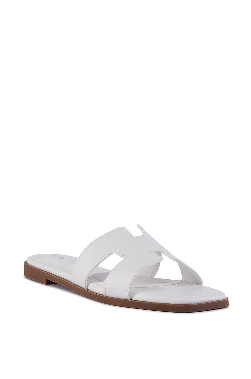 AZALEA WANG HOWDY WHITE FLAT SANDAL