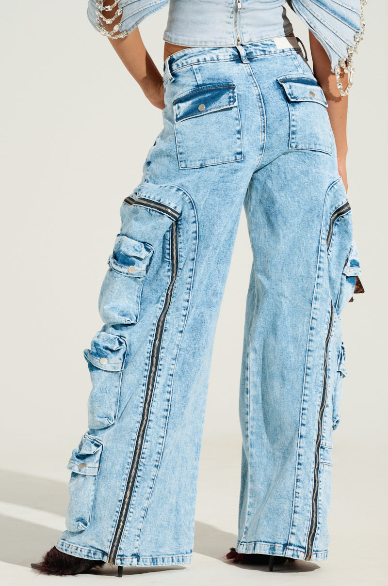 POCKETFUL ZIPPER DENIM JEANS