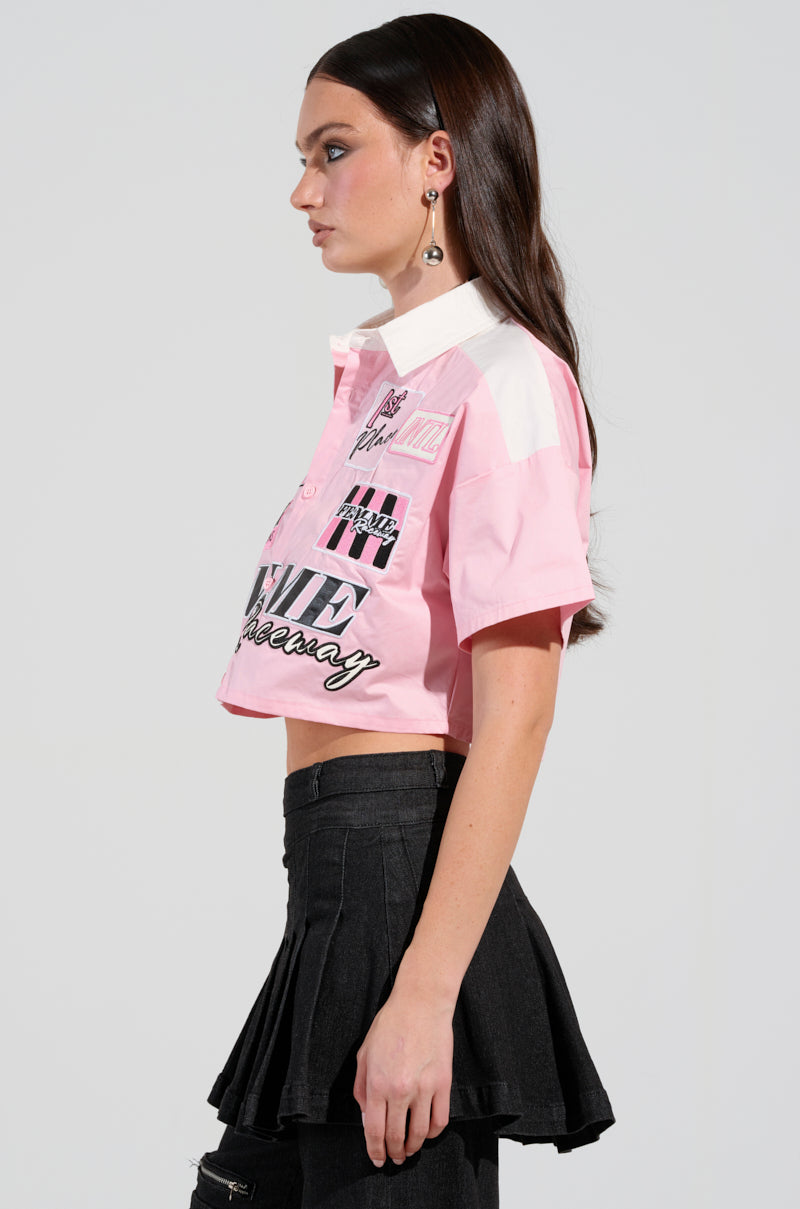 FEMME RACING BUTTON DOWN POPLIN SHIRT IN PINK