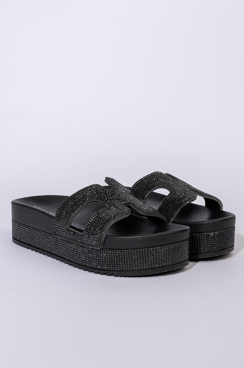 AZALEA WANG TURN IT UP FLATFORM SANDAL IN BLACK