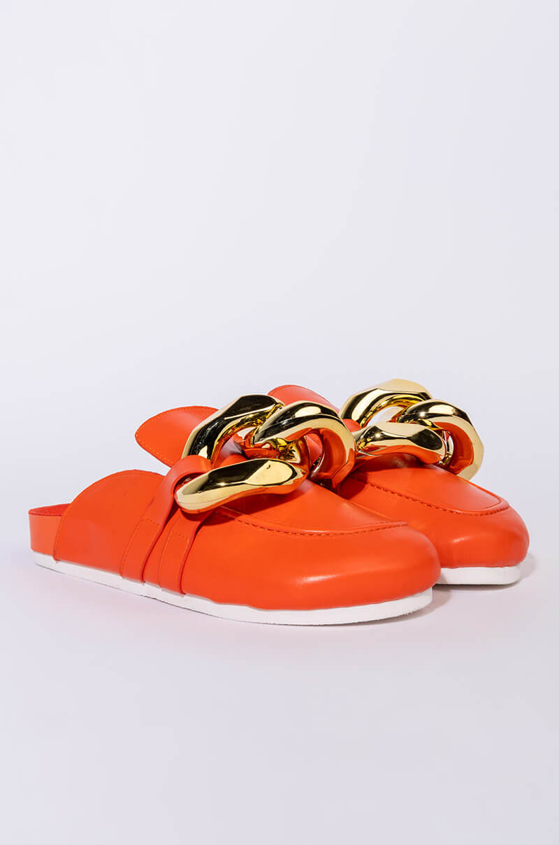 AZALEA WANG LAYIN LOW FLAT IN ORANGE