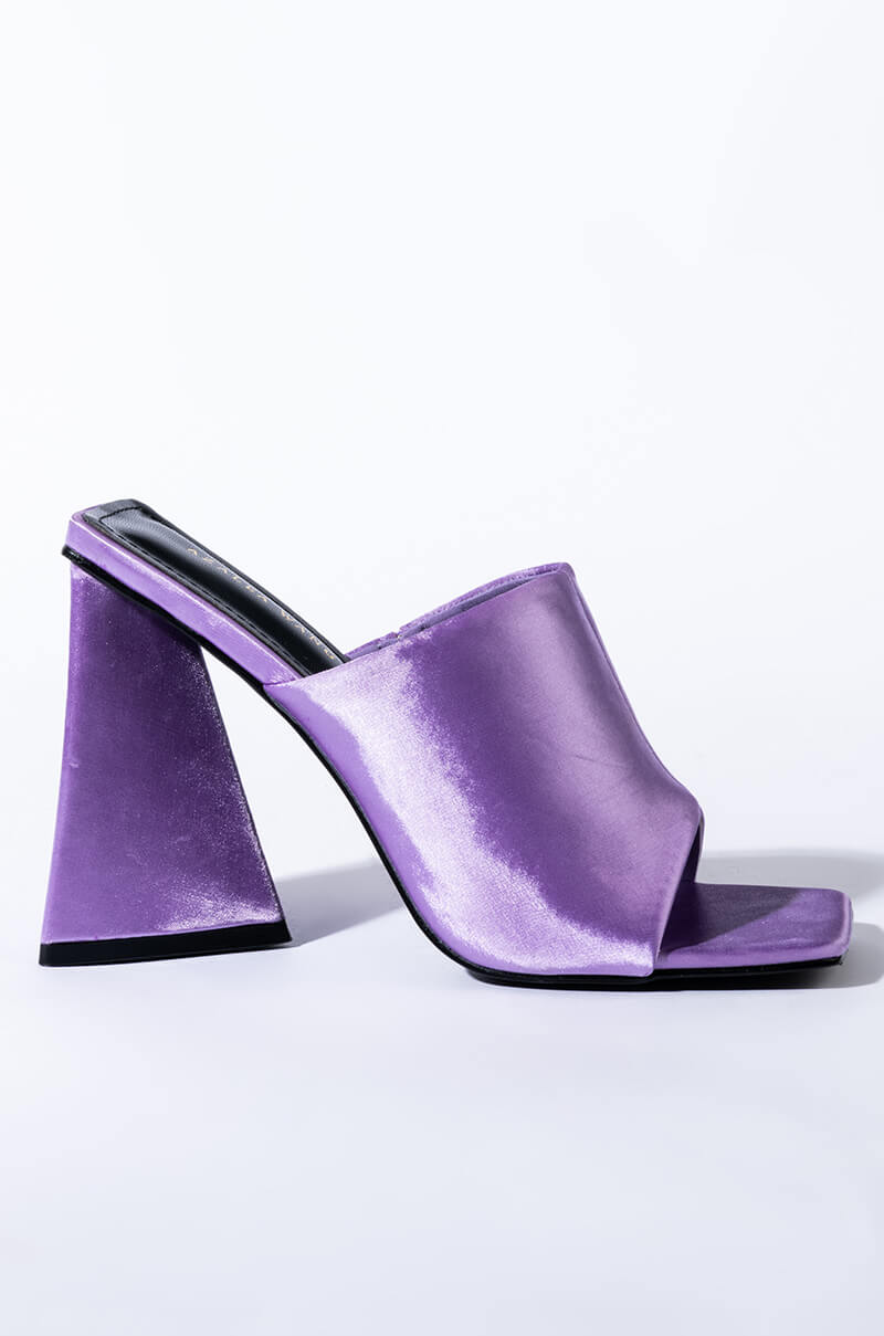 AZALEA WANG CAUGHT IN A DREAM CHUNKY SANDAL IN PURPLE