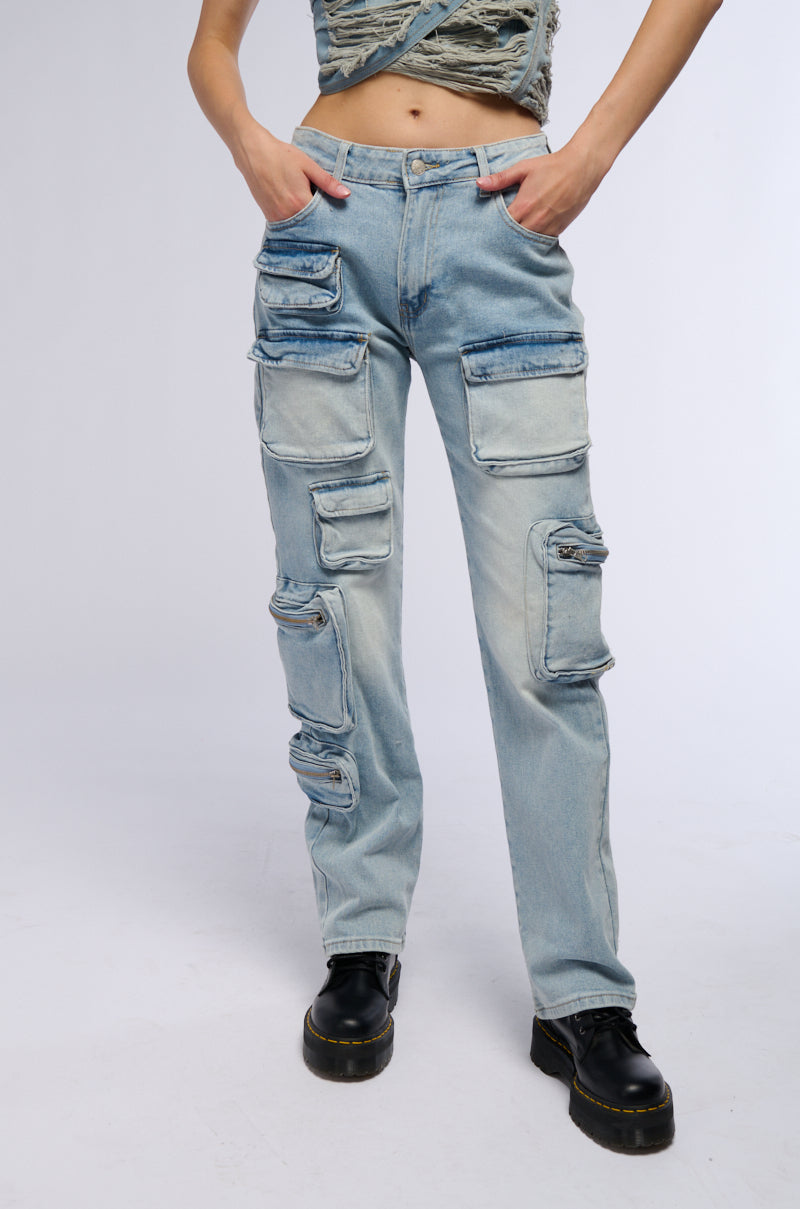 ALL OVER POCKET DETAIL RELAXED FIT JEANS