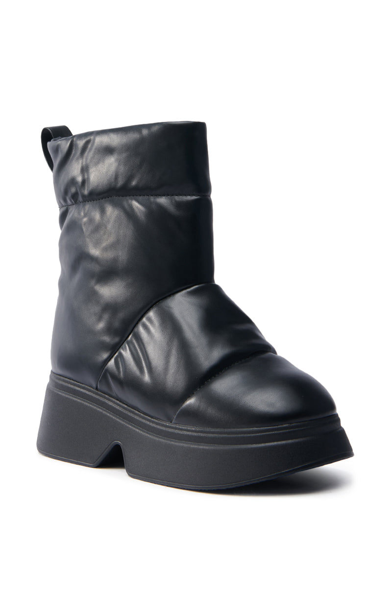 SNOWMOBILE BLACK FLAT BOOTIE