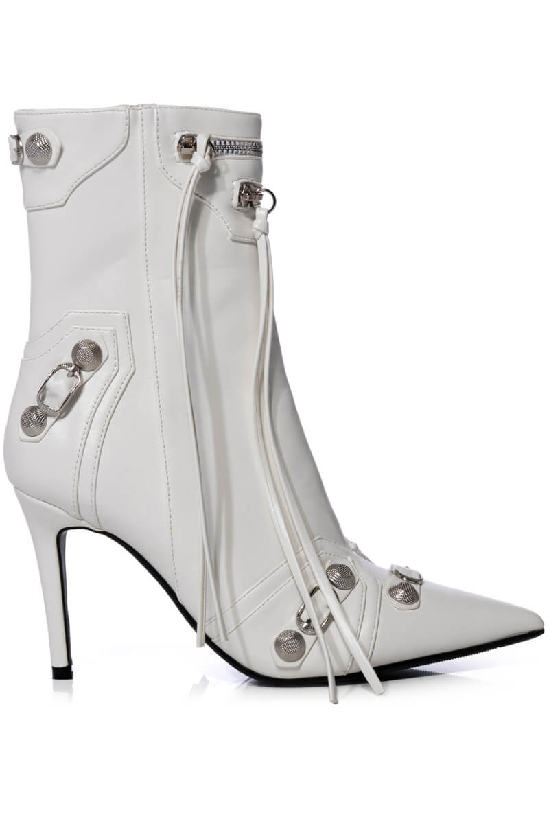 AZALEA WANG BROOKLYN PU BOOTIE IN WHITE