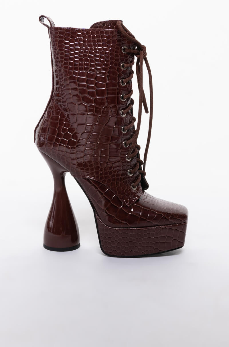 AZALEA WANG HIGHS AND LOWS CHUNKY BOOTIE IN BROWN