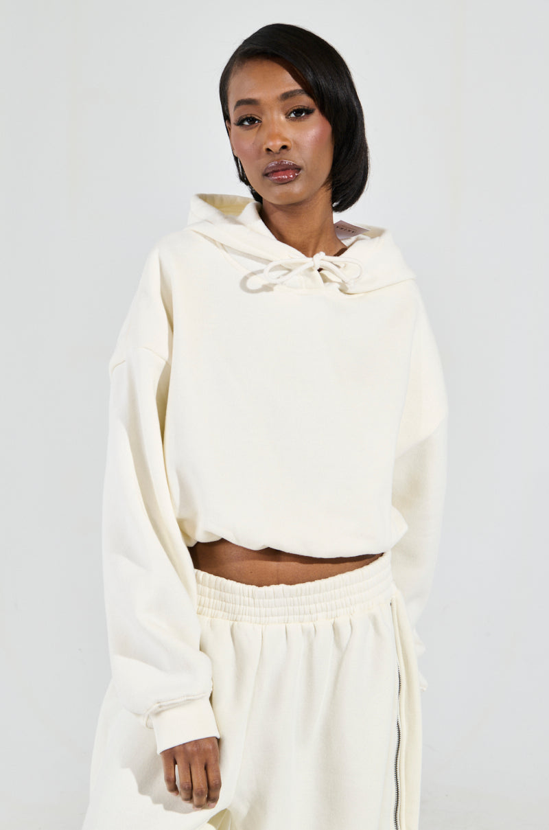 AINT NOBODY SWEATSHIRT IN CREAM