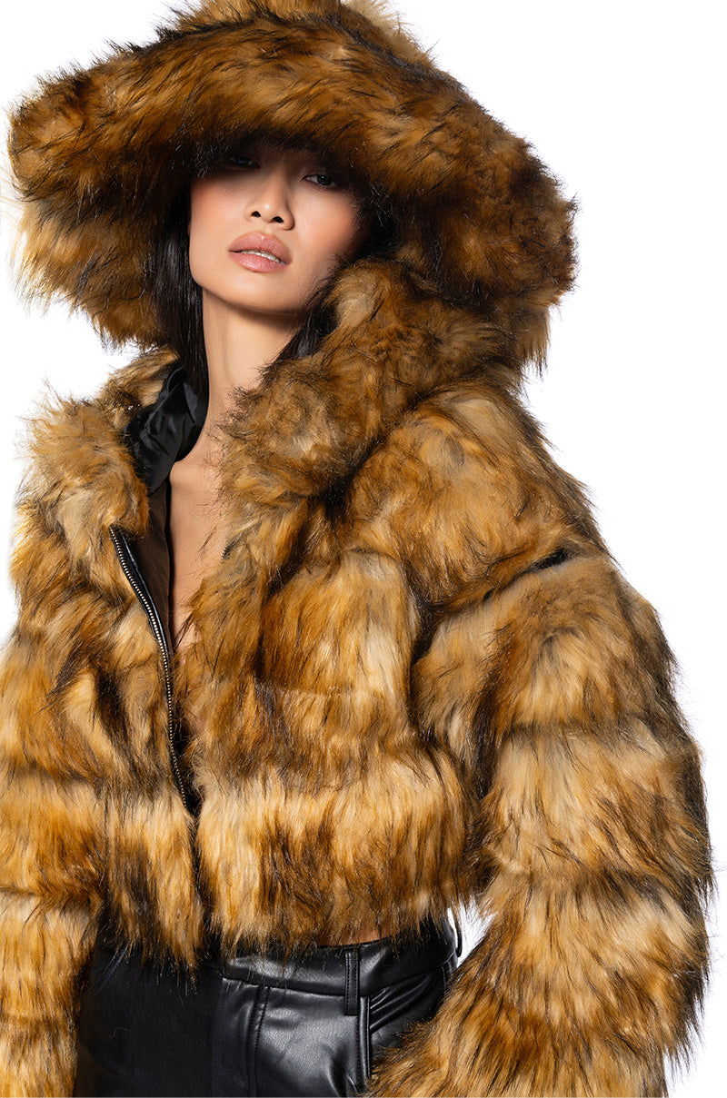 GRACELLE OVERSIZED FAUX FUR BUCKET HAT IN BROWN