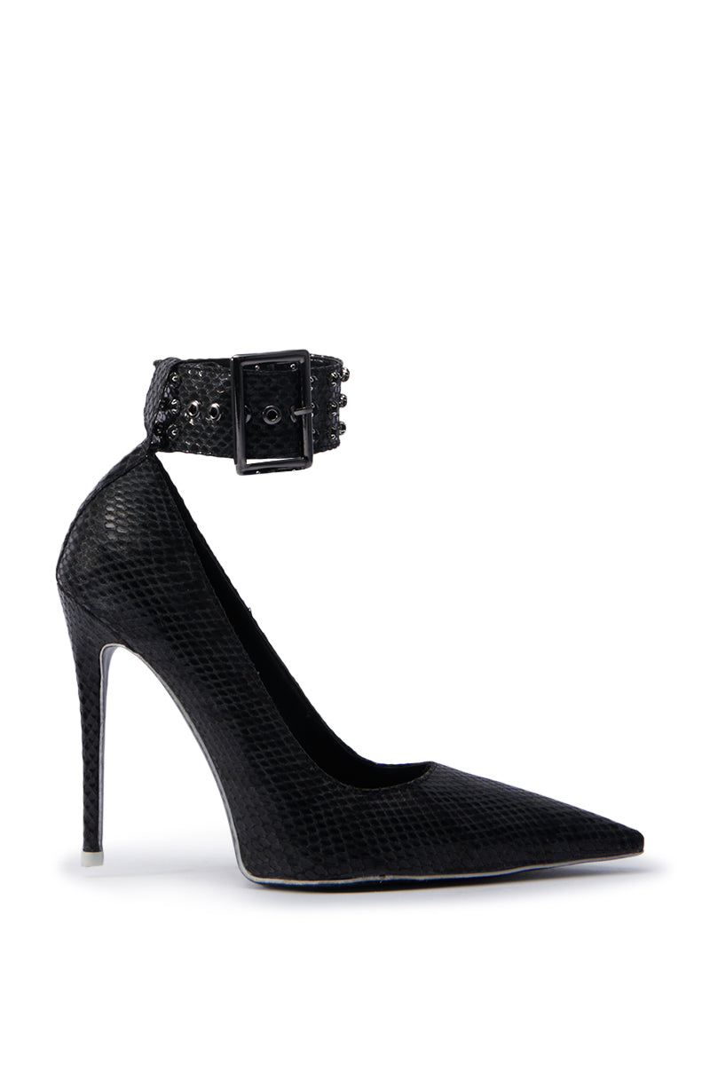 AZALEA WANG VOLNEY BLACK SNAKE STILETTO PUMP