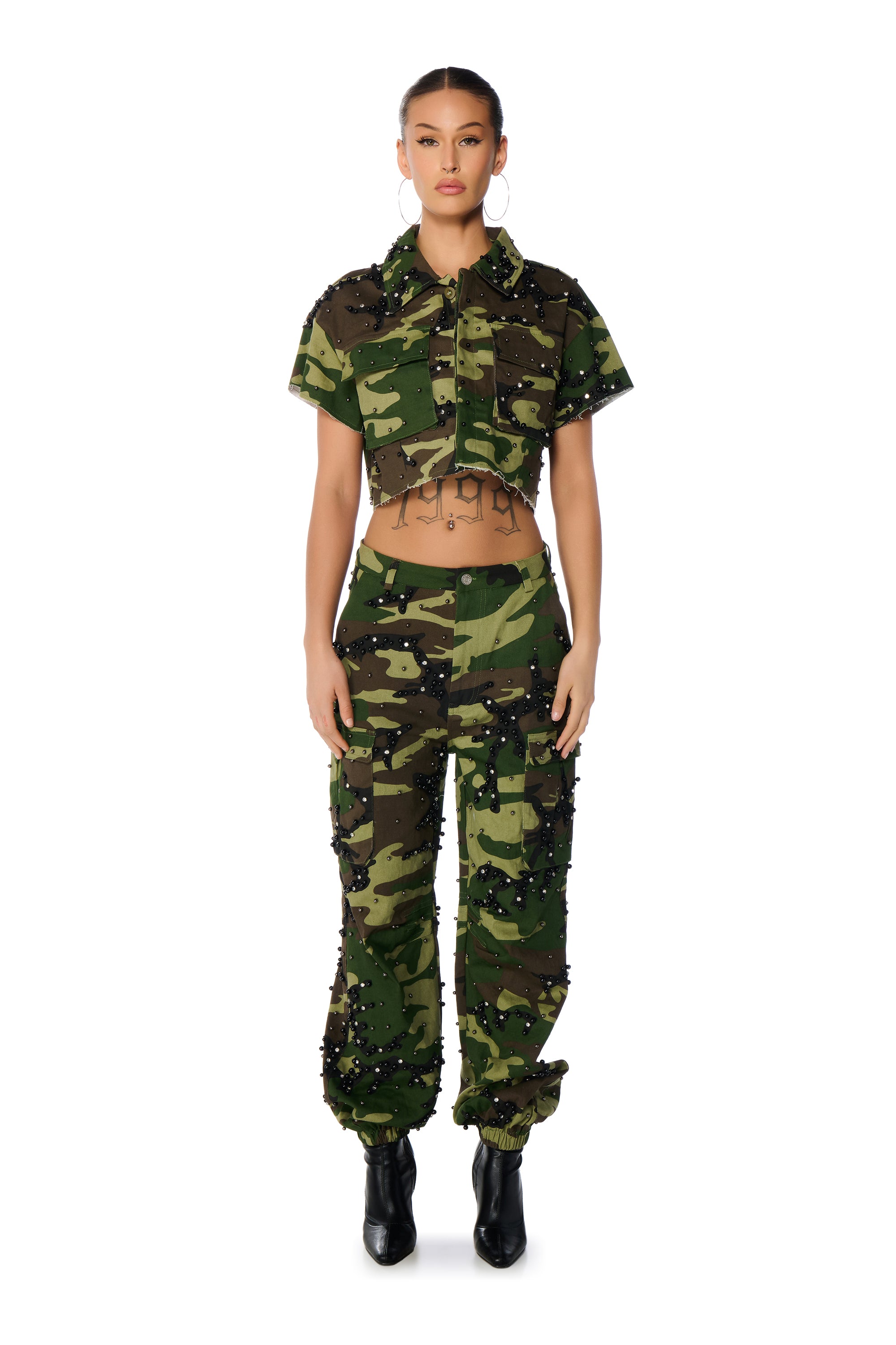 STANDING OVATION CROPPED CAMO SHIRT