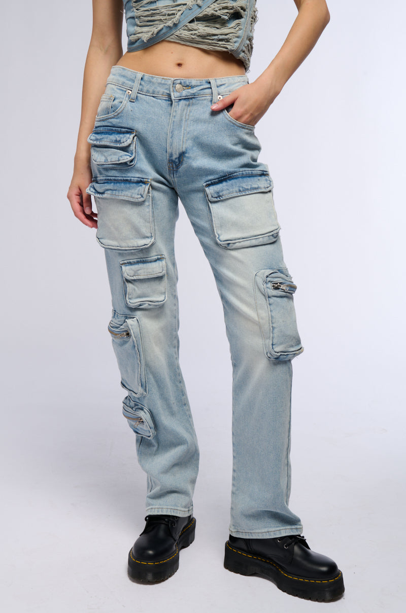 ALL OVER POCKET DETAIL RELAXED FIT JEANS